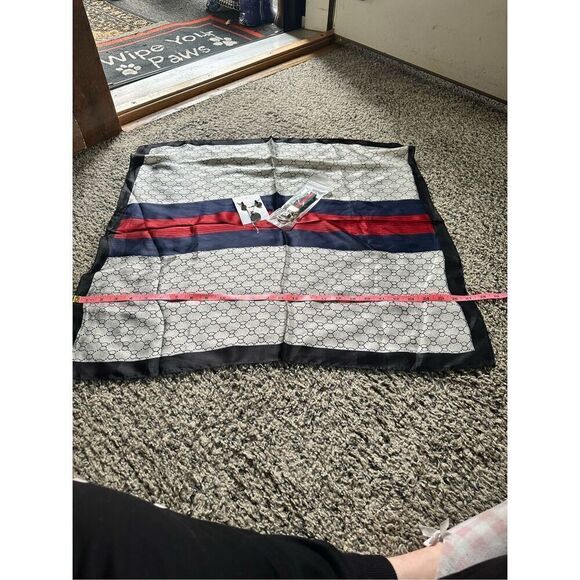 Bundle of 5 beautiful items,a scarf, necklace and earring set keychain, and w - Picture 7 of 16